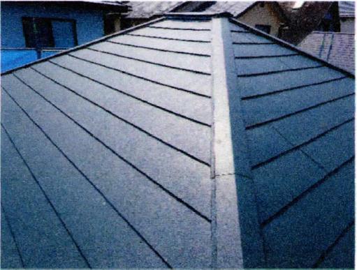 屋根の上にルーフィングと新しい屋根材をかぶせる工法 屋根カバー工法