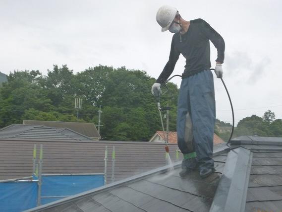 屋根の上にルーフィングと新しい屋根材をかぶせる工法 屋根カバー工法