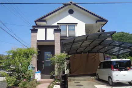 築２５年、『(株)トータテハウジング』さんの木造(在来工法)２階建ての洋風住宅です。  屋根は乾式コンクリート瓦(モニエル瓦　ホームステッド) 広島市安佐北区可部町・Ｆ様サムネイル画像