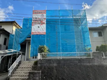 Ｙ様のお宅は築３５年、『積水ハウス工業(株)』さんの軽量鉄骨構造２階建ての洋風住宅です。  屋根はスレート瓦(旧クボタ　ニューコロニアル) 広島市安佐北区三入東・Ｙ様サムネイル画像