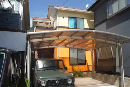 築１９年、木造(在来工法)２階建ての洋風住宅です。  屋根は６寸勾配の陶器洋瓦。広島市安佐南区八木・Ｋ様サムネイル画像