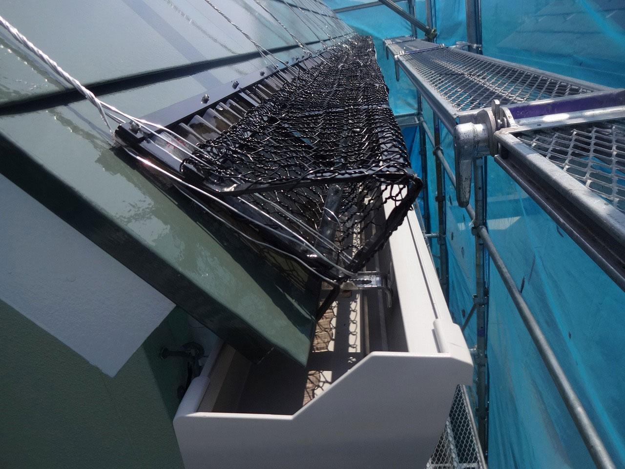 雨樋の破損や詰まりは放っておかずに早目のお手入れを! 雨樋の交換