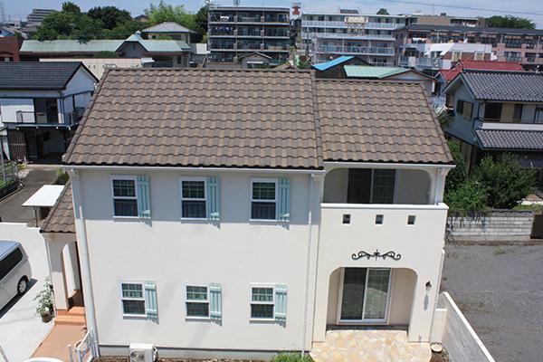 屋根の上にルーフィングと新しい屋根材をかぶせる工法 屋根カバー工法