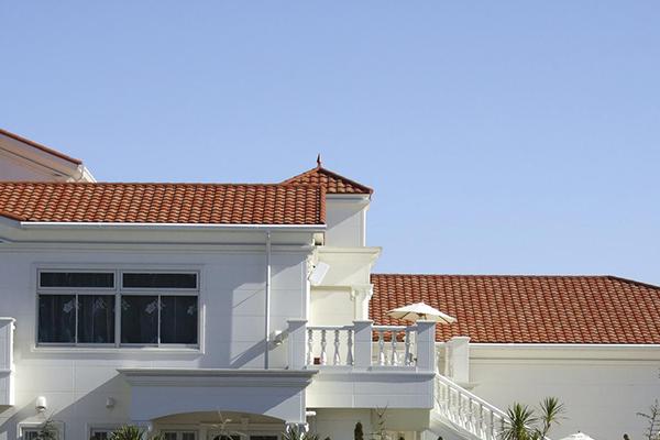 屋根の上にルーフィングと新しい屋根材をかぶせる工法 屋根カバー工法